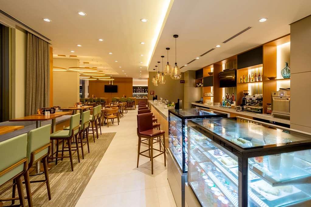 Hyatt Place Macae Restaurant photo